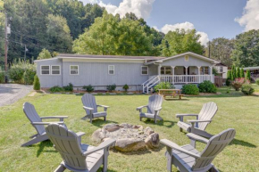 Maggie Valley Home about 5 Mi to Cataloochee Ski Area! Maggie Valley